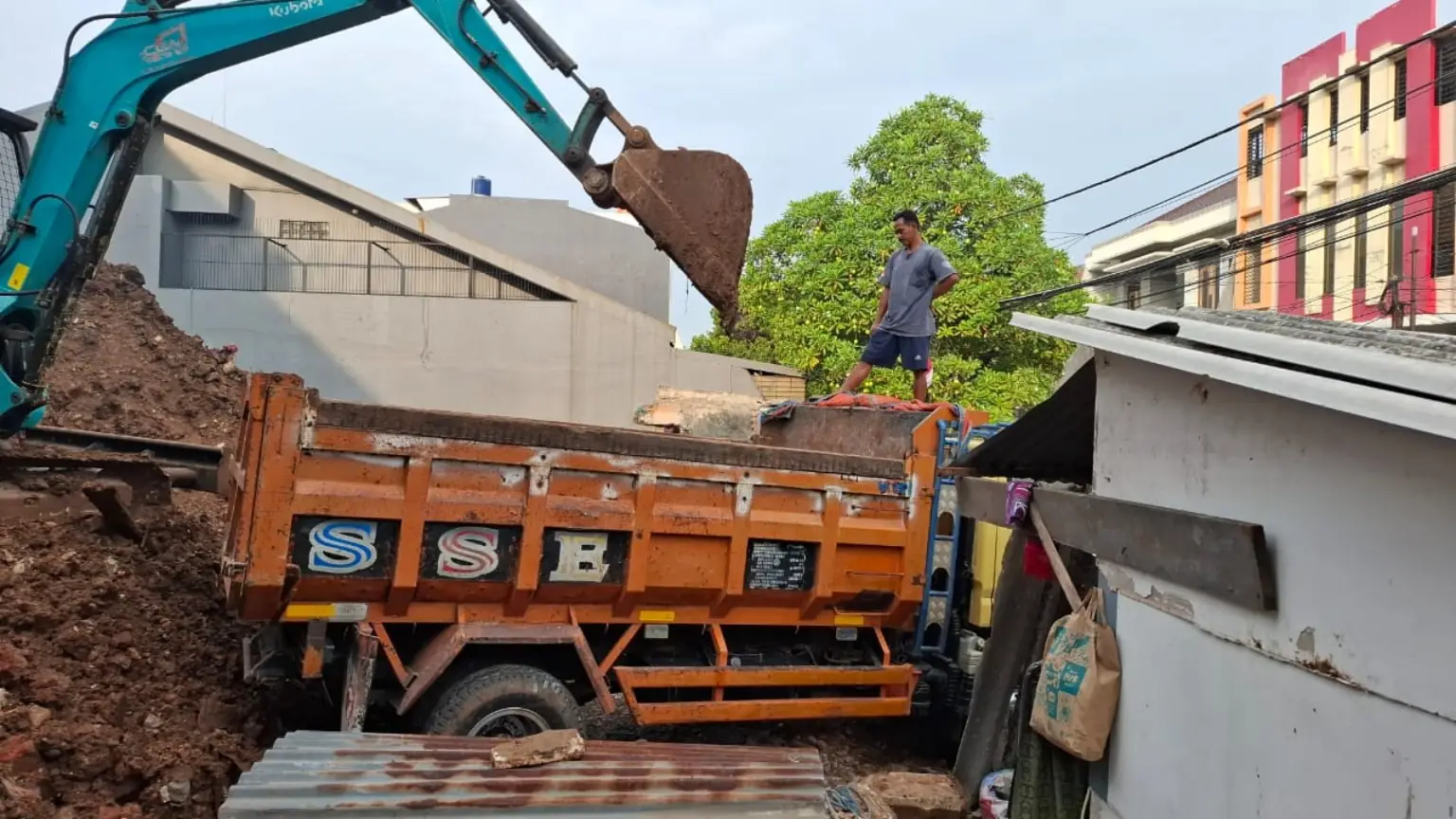 Dokumentasi proyek Cut and Fill Jasa Angkut Laksana